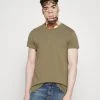 Samsøe Samsøe KRONOS - Basic T-shirt - Covert Green -Samsøe Sales Store 05921763d2074586841712ff82395077