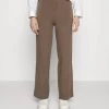 Samsøe Samsøe NIKA TROUSERS - Trousers - Chocolate Chip -Samsøe Sales Store 07fb5882b2ea432da62033317ac5a743