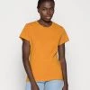 Samsøe Samsøe SOLLY TEE SOLID - Basic T-shirt - Inca Gold 1 Samsøe Samsøe SOLLY TEE SOLID - Basic T-shirt - Inca Gold -Samsøe Sales Store 0a591c168a074d2d85403aad19c68954