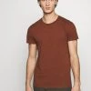 Samsøe Samsøe KRONOS - Basic T-shirt - Umber 1 Samsøe Samsøe KRONOS - Basic T-shirt - Umber -Samsøe Sales Store 0b8fe6e2001843dba4cd89f3f79fd4c0
