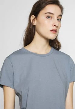Samsøe Samsøe SOLLY TEE SOLID - Basic T-shirt - Dusty Blue -Samsøe Sales Store 0dd30a20b5ce4c5d807cd9f9b358cfbe
