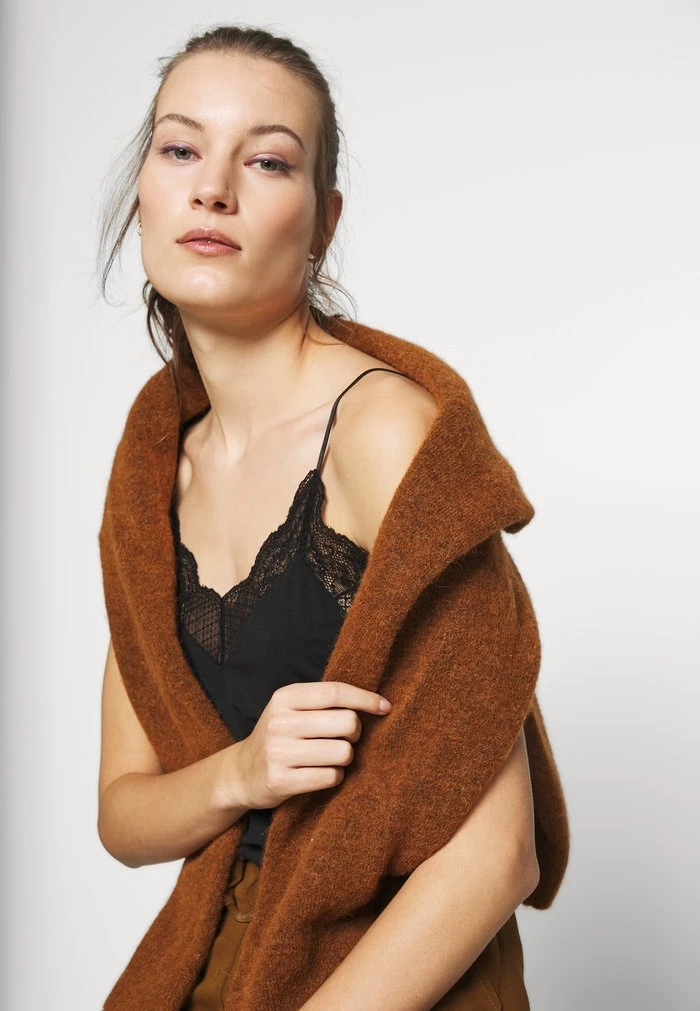 Samsøe Samsøe LINDA - Top - Black 6 Samsøe Samsøe LINDA - Top - Black - Image 4