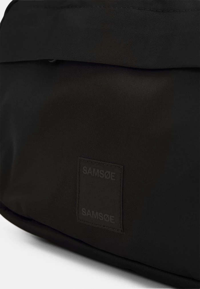 Samsøe Samsøe KAMMO CROSSBODY BAG UNISEX - Across Body Bag - Black 7 Samsøe Samsøe KAMMO CROSSBODY BAG UNISEX - Across Body Bag - Black - Image 5
