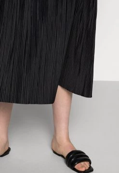 Samsøe Samsøe UMA SKIRT - Pleated Skirt - Black -Samsøe Sales Store 21022c8d04a84b86acbebb97dec2de9a