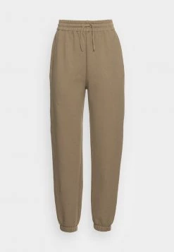 Samsøe Samsøe CARMEN TROUSERS - Tracksuit Bottoms - Covert Green -Samsøe Sales Store 25c03a245c744f23b054b082a2df0458