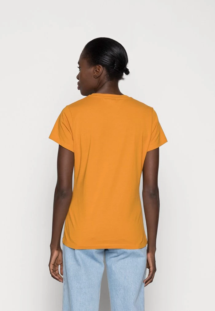 Samsøe Samsøe SOLLY TEE SOLID - Basic T-shirt - Inca Gold 5 Samsøe Samsøe SOLLY TEE SOLID - Basic T-shirt - Inca Gold - Image 3