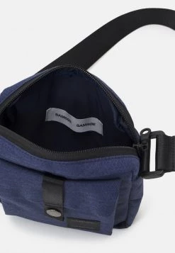 Samsøe Samsøe ARNOLD BAG UNISEX - Across Body Bag - Blue Tile -Samsøe Sales Store 5320e3eebf174b9096719d8476147be9