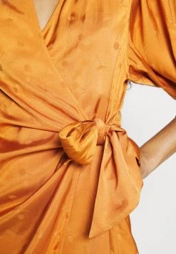 Samsøe Samsøe CELESTINA WRAP DRESS - Cocktail Dress / Party Dress - Golden Ochre -Samsøe Sales Store 56e1ca132d3a4d8687bd6edf6ed0254e