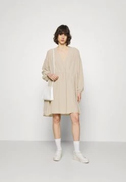 Samsøe Samsøe JOLIE DRESS - Day Dress - Quicksand 10 Samsøe Samsøe JOLIE DRESS - Day Dress - Quicksand -Samsøe Sales Store 6f5ab5b479004e51a3c74e1b2e61bd31