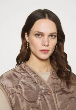 Samsøe Samsøe AMAZON VEST - Waistcoat - Caribou -Samsøe Sales Store 8116438761264bb091fb551576fb1e16