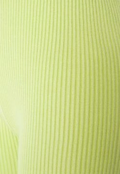 Samsøe Samsøe LUNA - Shorts - Daiquiri Green -Samsøe Sales Store 9bd18285d35a4dce91a534f9a1dfd62e