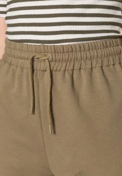 Samsøe Samsøe CARMEN TROUSERS - Tracksuit Bottoms - Covert Green -Samsøe Sales Store 9fb83c186a524e8c8198d75396a80ac2