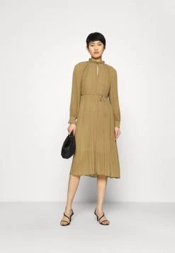 Samsøe Samsøe SORAYA 11185 - Day Dress - Gothic Olive -Samsøe Sales Store a122f1bd9fe84e359daae24264f504ef