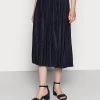 Samsøe Samsøe UMA SKIRT - Pleated Skirt - Night Sky -Samsøe Sales Store ad9b15783b734a41b615c8aa611ef02e