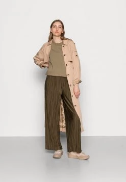 Samsøe Samsøe BODIL CREW NECK - Basic T-shirt - Covert Green 9 Samsøe Samsøe BODIL CREW NECK - Basic T-shirt - Covert Green -Samsøe Sales Store b67316b9fc834d2fbacbab8db0ad3a4e