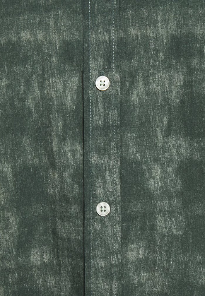 Samsøe Samsøe TARO - Shirt - Seagrass Shibori 5 Samsøe Samsøe TARO - Shirt - Seagrass Shibori - Image 3