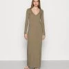 Samsøe Samsøe PATTY LONG DRESS - Maxi Dress - Covert Green -Samsøe Sales Store c776d4fe279b46d6bf52fd11e24df7a1