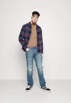 Samsøe Samsøe KRONOS - Basic T-shirt - Humus/emperador -Samsøe Sales Store da4451c12c4c4343b8a7780f9a8bd74d