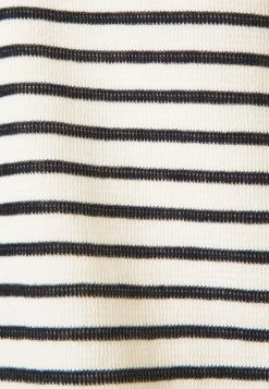 Samsøe Samsøe CYRIL - Print T-shirt - Clear Cream -Samsøe Sales Store f41af5cf2d2a43b787a157affb06e76f