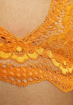 Samsøe Samsøe MARILYN BRA - Triangle Bra - Golden Ochre 12 Samsøe Samsøe MARILYN BRA - Triangle Bra - Golden Ochre -Samsøe Sales Store fb79eb19d0ea45eebbe60aaf6cb01b8a